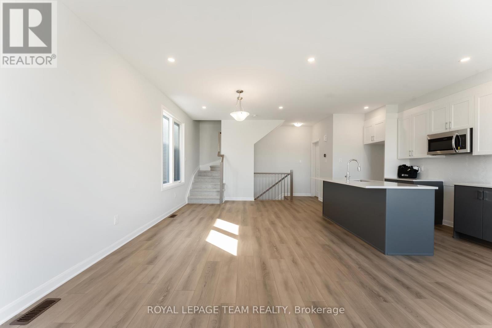 382 Clearpath Private, Ottawa, Ontario  K2T 0S6 - Photo 13 - X12432533