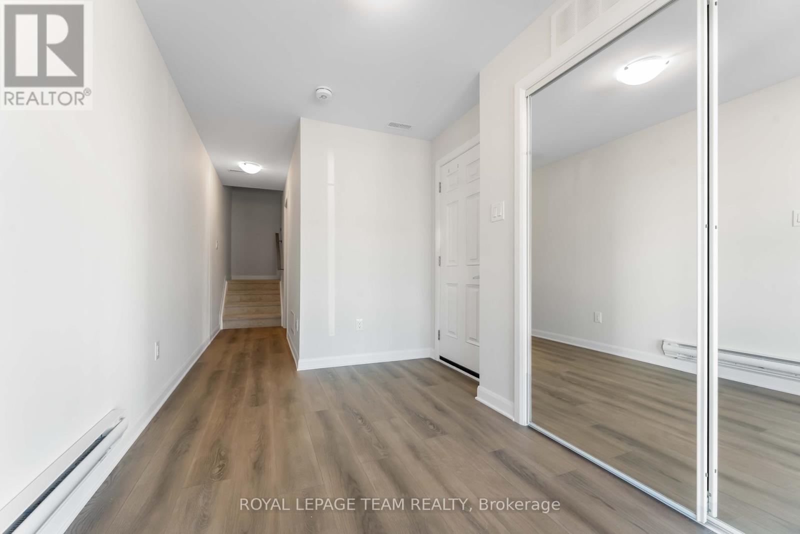 382 Clearpath Private, Ottawa, Ontario  K2T 0S6 - Photo 5 - X12432533