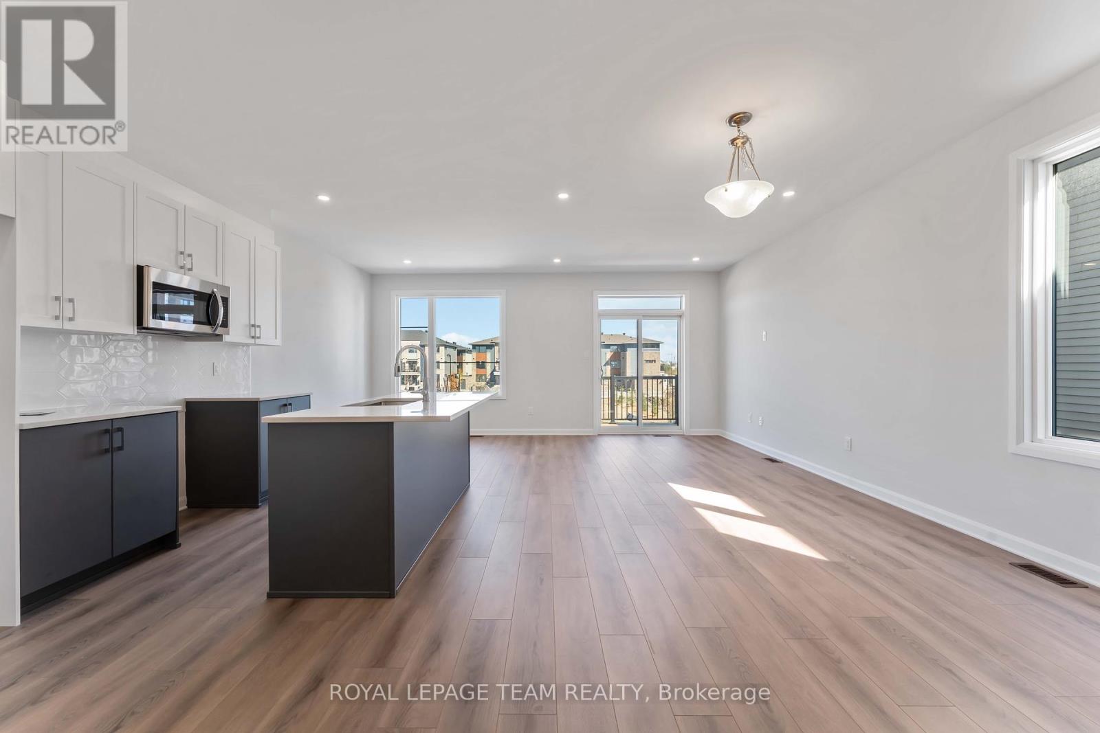 382 Clearpath Private, Ottawa, Ontario  K2T 0S6 - Photo 7 - X12432533