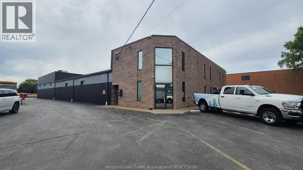 MLS# 25013262: 2045 ASTOR CRESCENT, Tecumseh, Canada