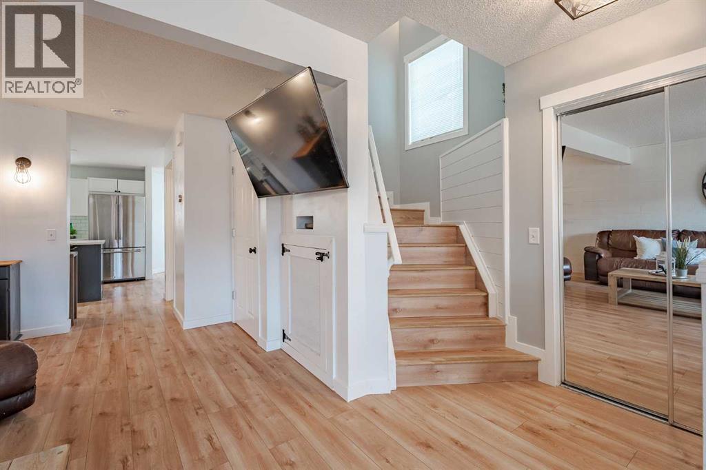 93 Evansford Circle Nw, Calgary, Alberta  T3P 0A9 - Photo 12 - A2254544