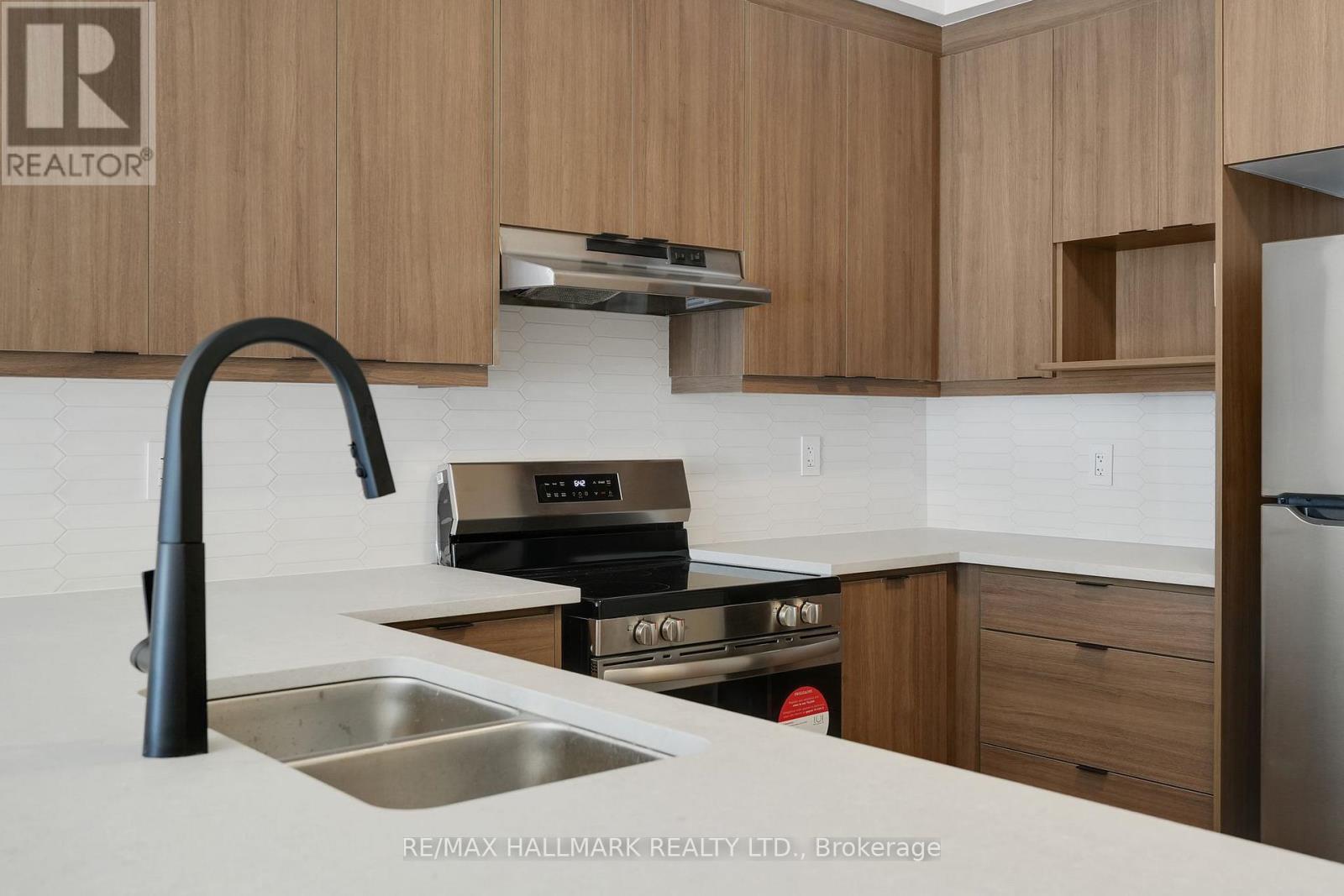 701 Sargeant Place S, Innisfil, Ontario  L9S 0T2 - Photo 12 - N12437399