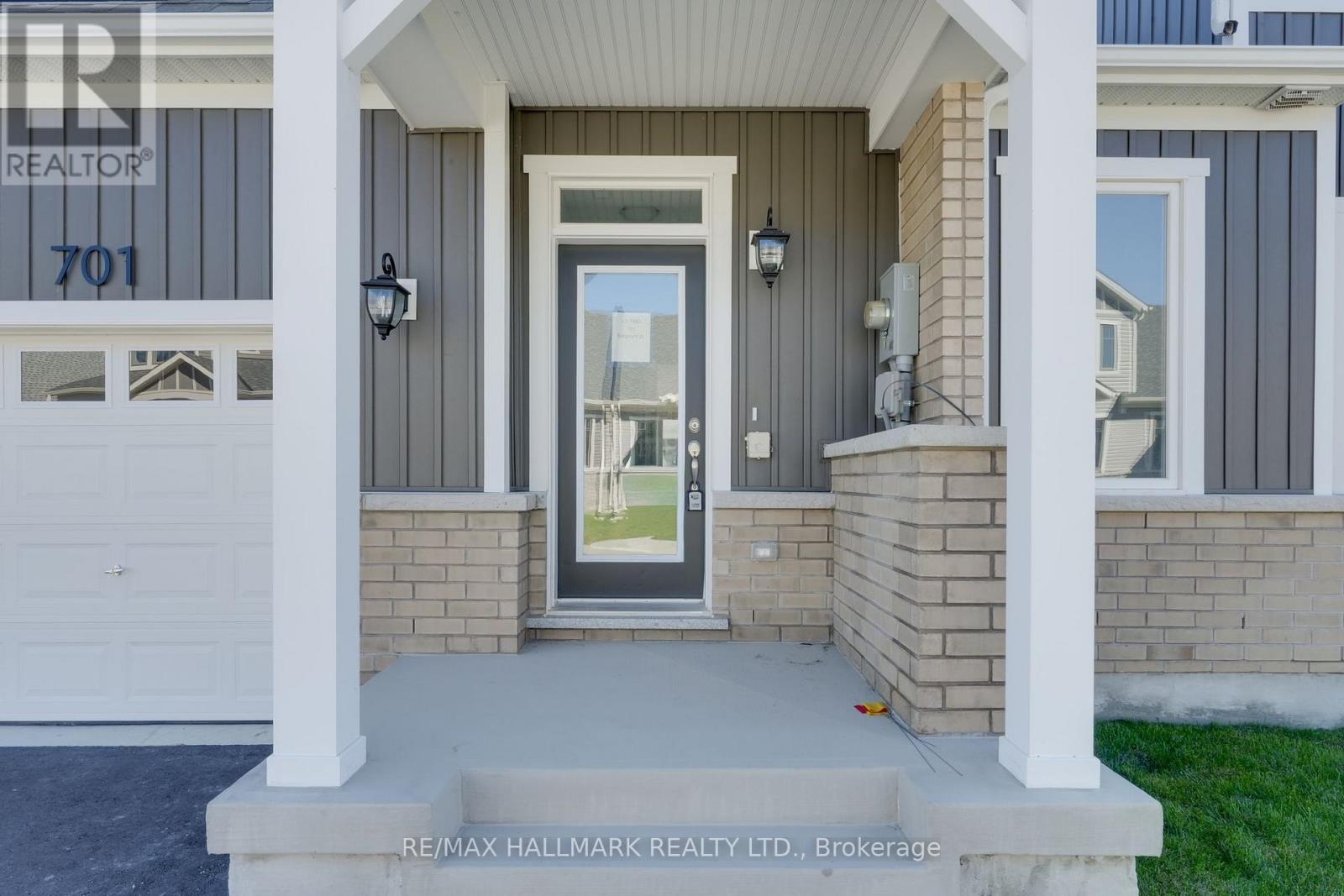 701 Sargeant Place S, Innisfil, Ontario  L9S 0T2 - Photo 4 - N12437399