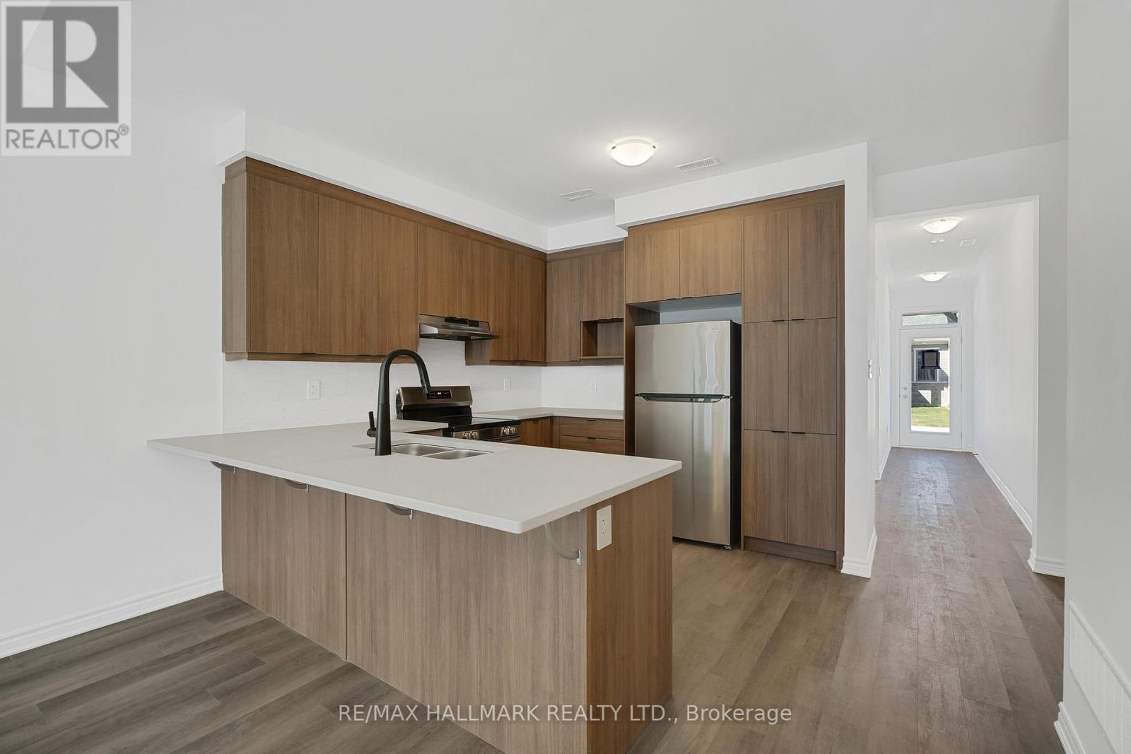 701 Sargeant Place S, Innisfil, Ontario  L9S 0T2 - Photo 7 - N12437399