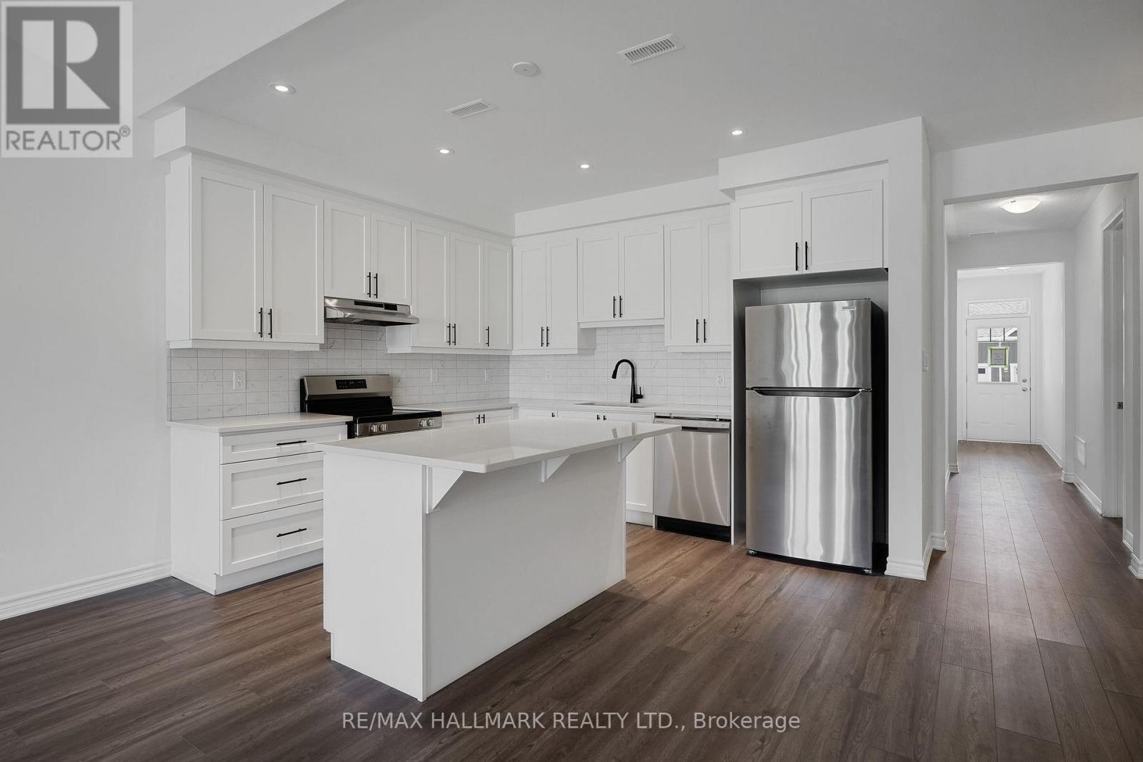 700 Sargeant Place N, Innisfil, Ontario  L9S 0R9 - Photo 7 - N12437427