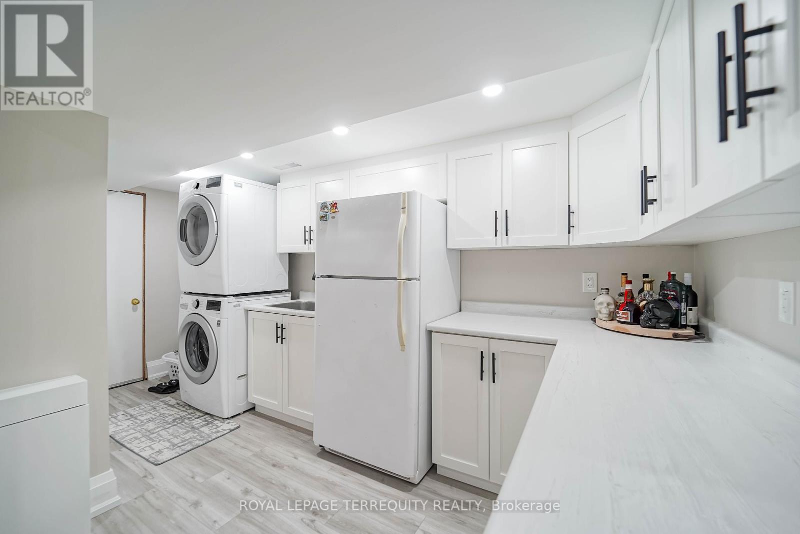 9 Stonebriar Drive, Vaughan, Ontario  L6A 2N5 - Photo 33 - N12437477