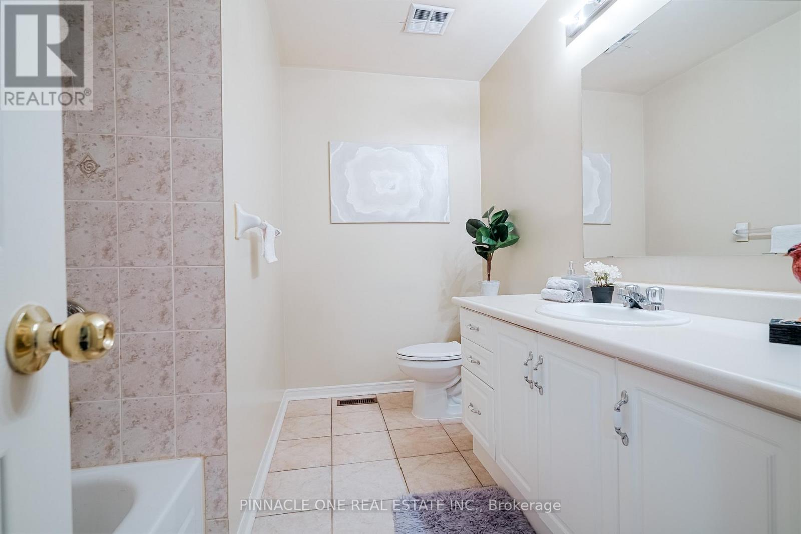 52 Vogue Street, Markham, Ontario  L3S 4G5 - Photo 10 - N12437498