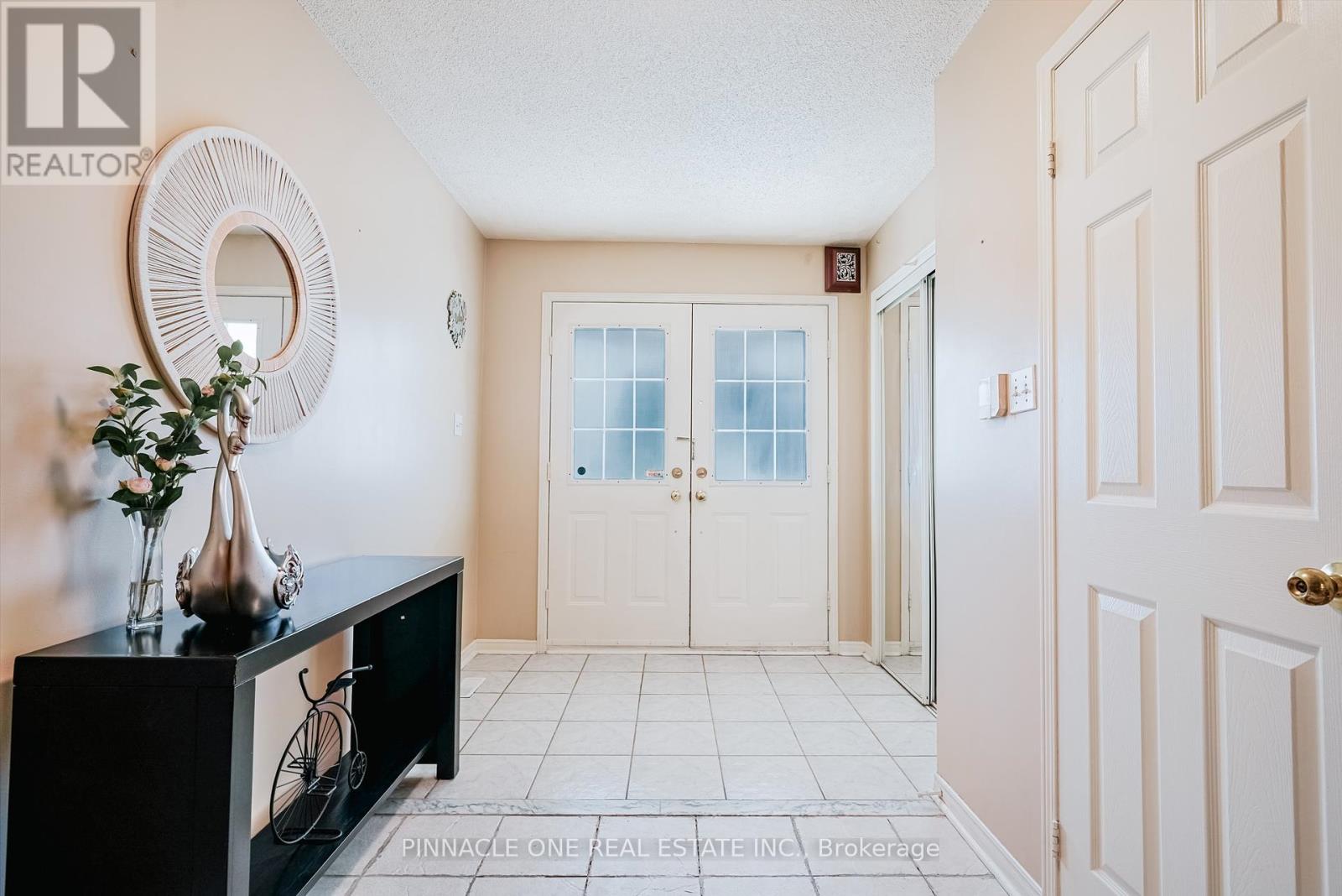 52 Vogue Street, Markham, Ontario  L3S 4G5 - Photo 2 - N12437498