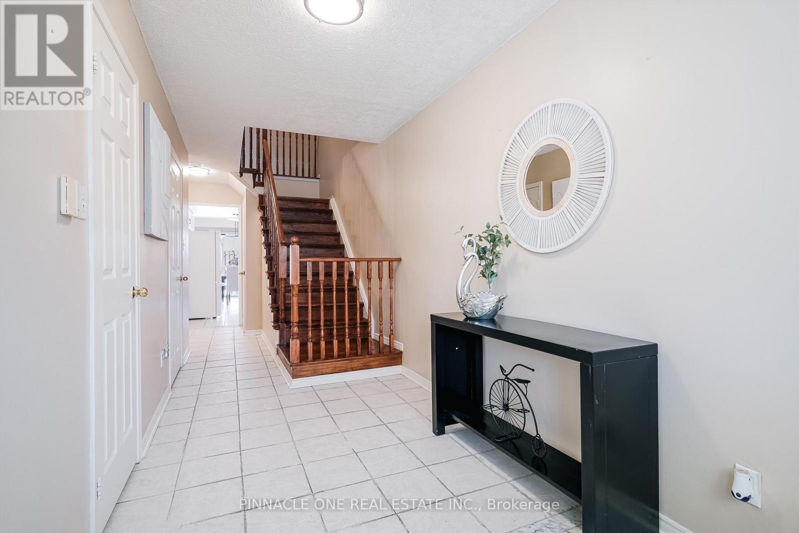 52 Vogue Street, Markham, Ontario  L3S 4G5 - Photo 3 - N12437498