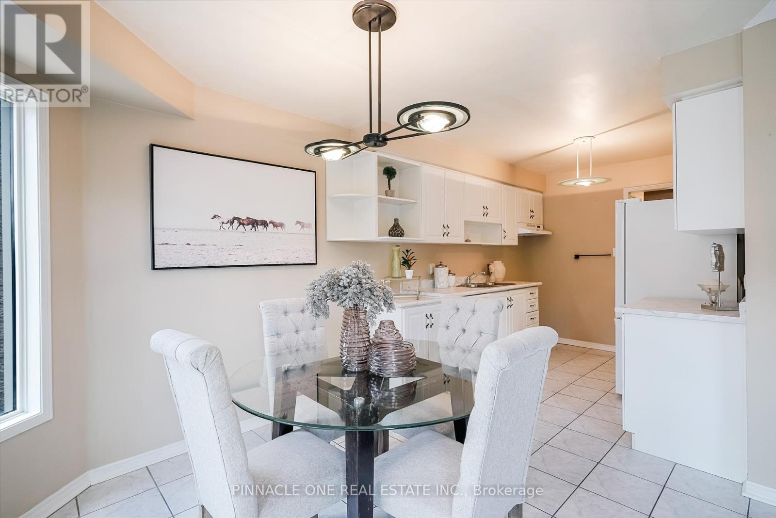 52 Vogue Street, Markham, Ontario  L3S 4G5 - Photo 5 - N12437498