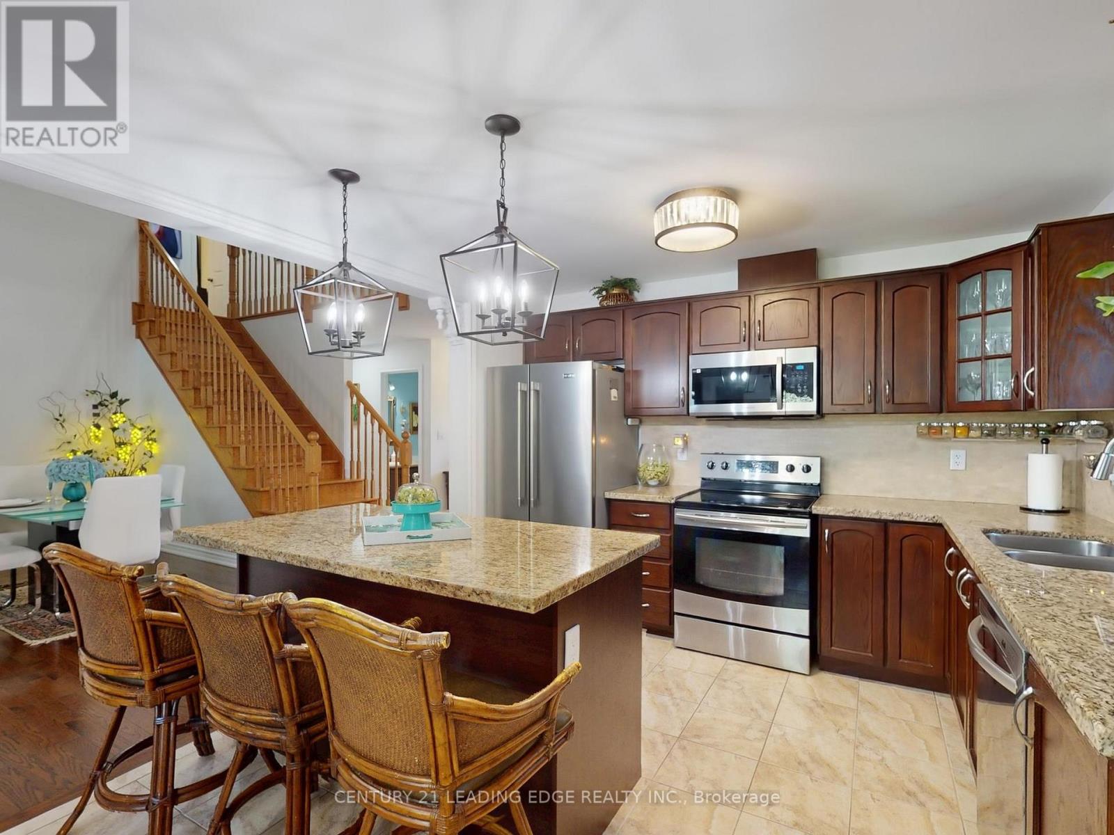 396 Curley Street, Georgina, Ontario  L4P 3C8 - Photo 11 - N12437535