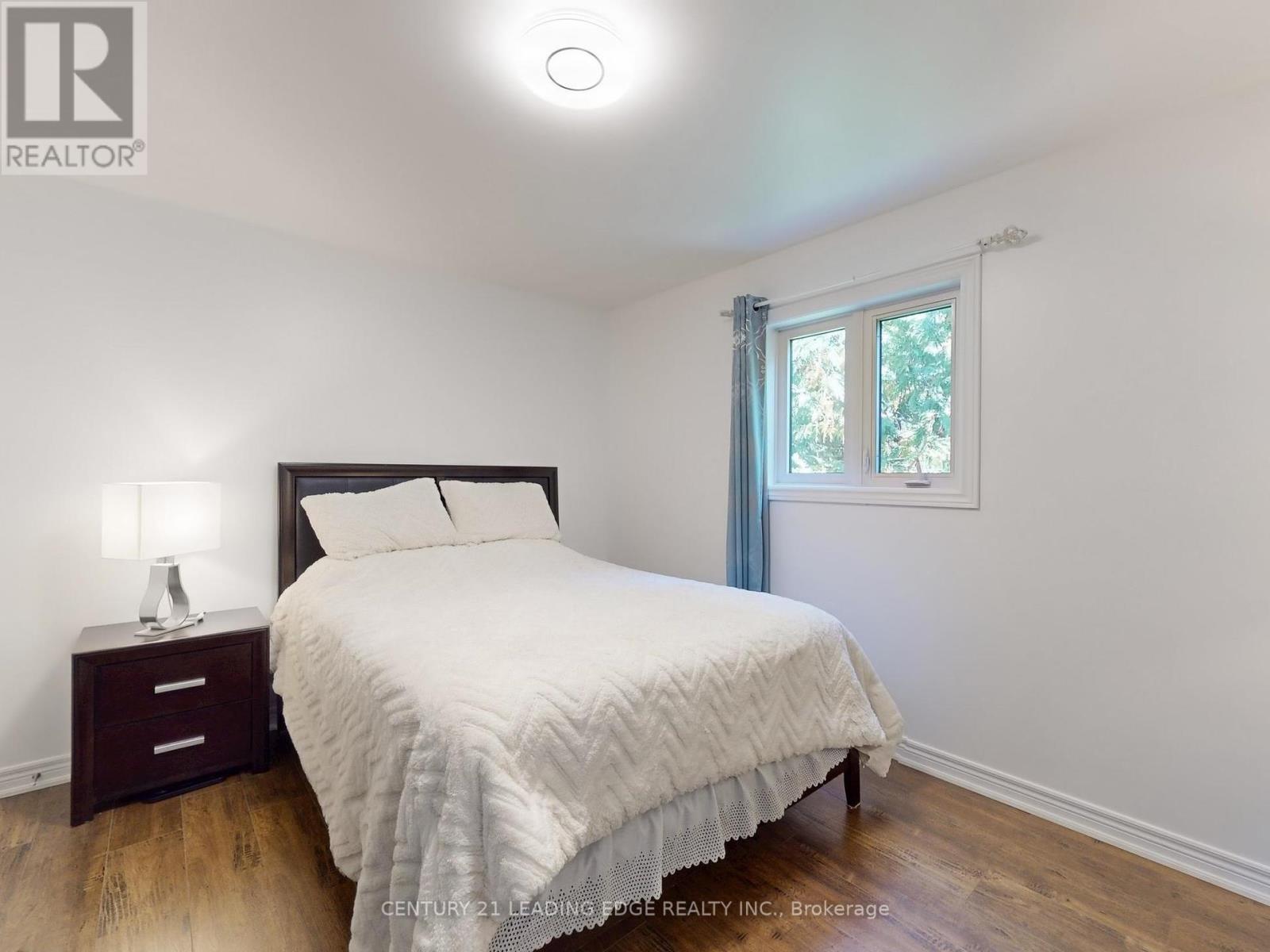 396 Curley Street, Georgina, Ontario  L4P 3C8 - Photo 26 - N12437535