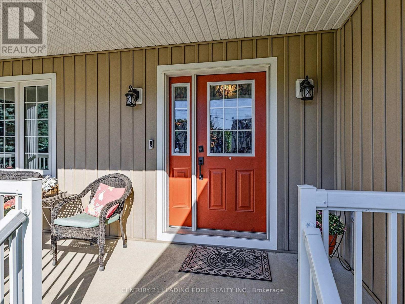 396 Curley Street, Georgina, Ontario  L4P 3C8 - Photo 4 - N12437535