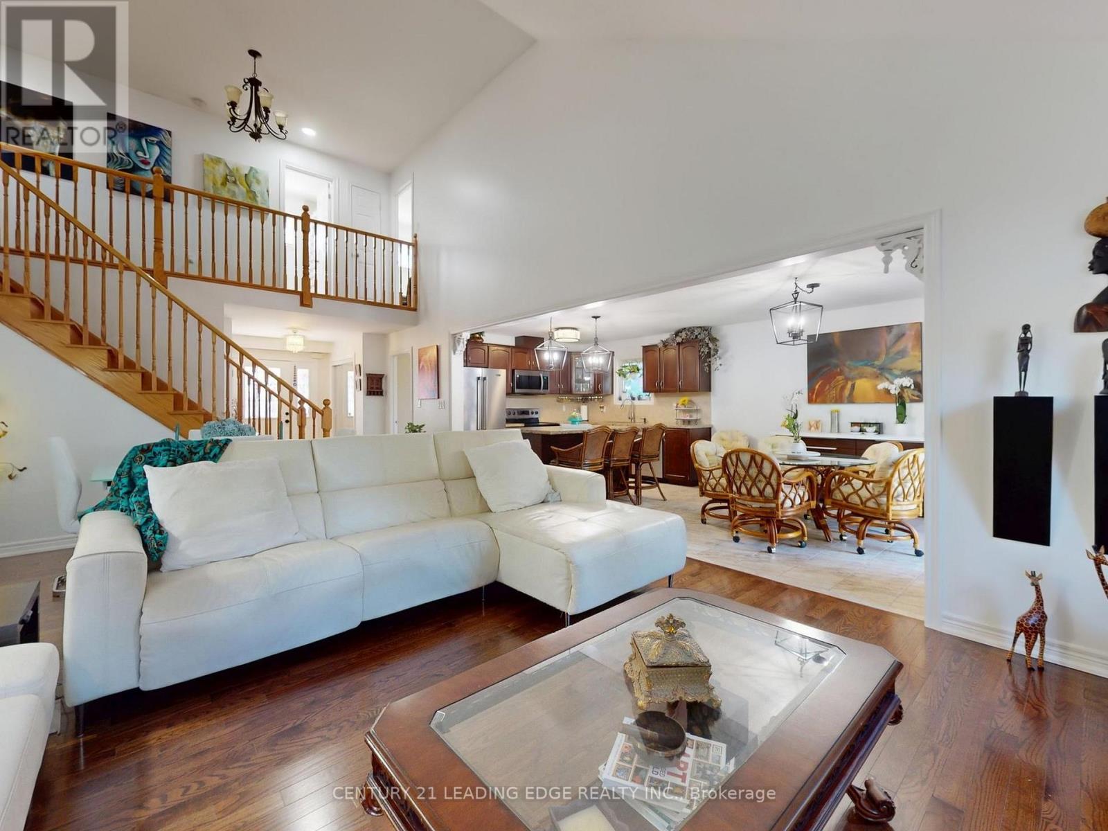 396 Curley Street, Georgina, Ontario  L4P 3C8 - Photo 9 - N12437535