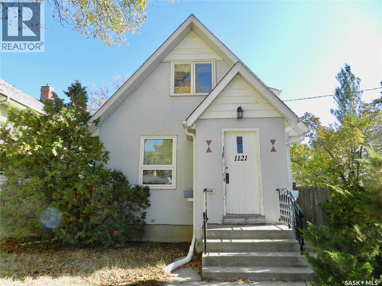 1121 6th Avenue Nw, Moose Jaw, Saskatchewan  S6H 4A7 - Photo 1 - SK019783