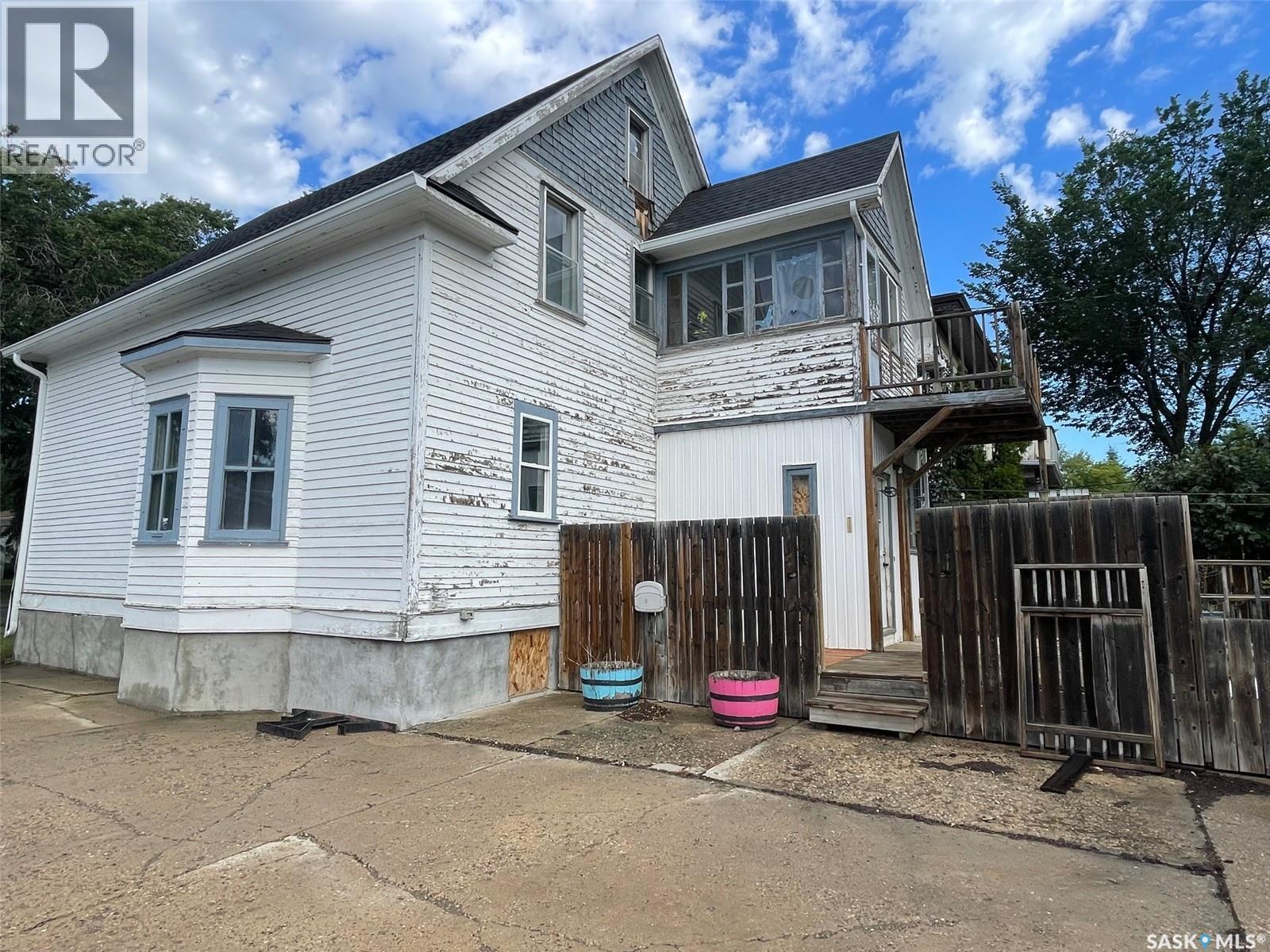 1139 1st Avenue Nw, Moose Jaw, Saskatchewan  S6H 3N4 - Photo 3 - SK019739