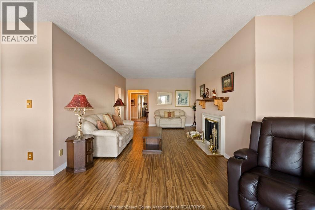 3663 Riverside Drive East Unit# 906, Windsor, Ontario  N8Y 4V3 - Photo 5 - 25024969