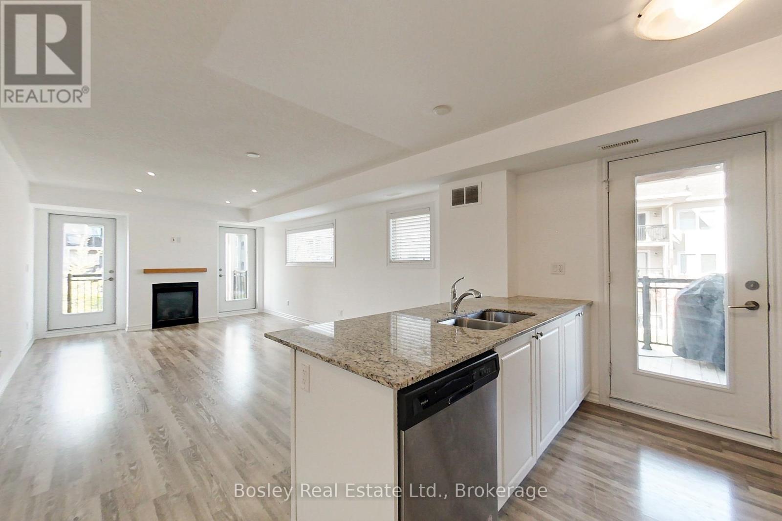 208 - 2 Cove Court, Collingwood, Ontario  L9Y 0J6 - Photo 4 - S12437644