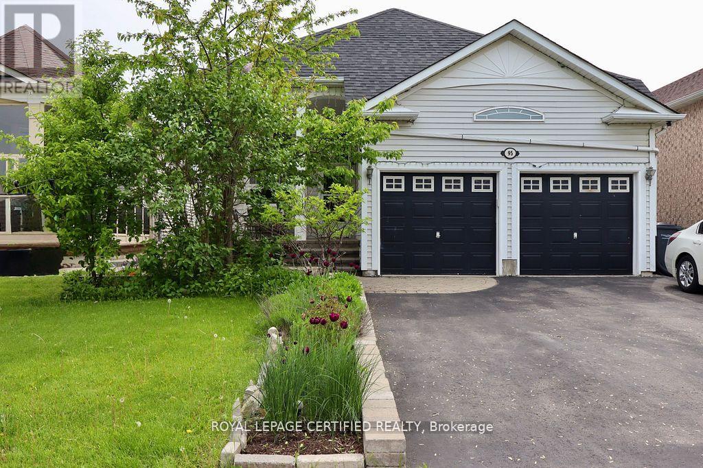 95 VINTAGE GATE, Brampton, Ontario