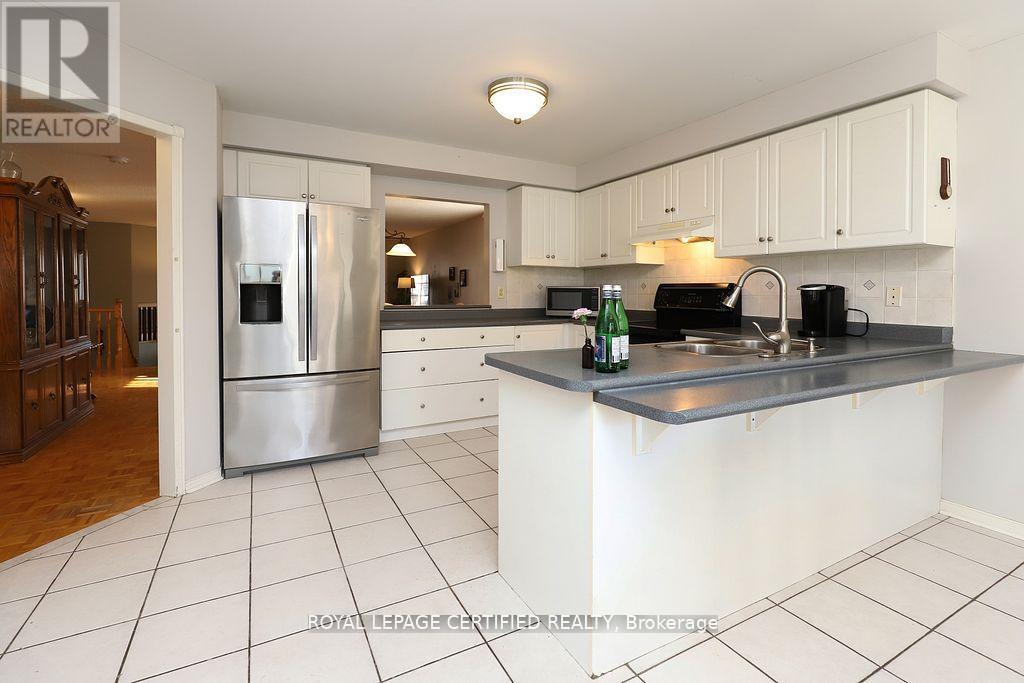95 Vintage Gate, Brampton, Ontario  L6X 5B9 - Photo 13 - W12437438