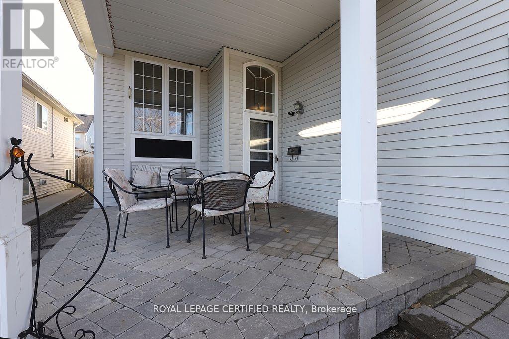 95 Vintage Gate, Brampton, Ontario  L6X 5B9 - Photo 2 - W12437438