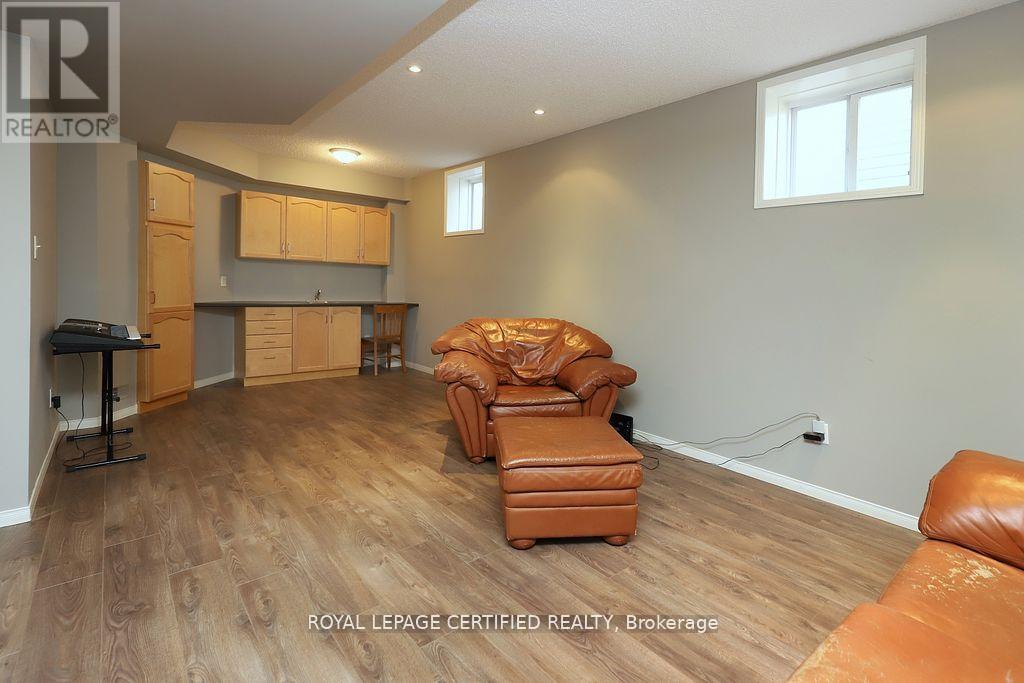 95 Vintage Gate, Brampton, Ontario  L6X 5B9 - Photo 21 - W12437438