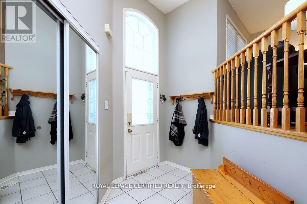 95 Vintage Gate, Brampton, Ontario  L6X 5B9 - Photo 3 - W12437438