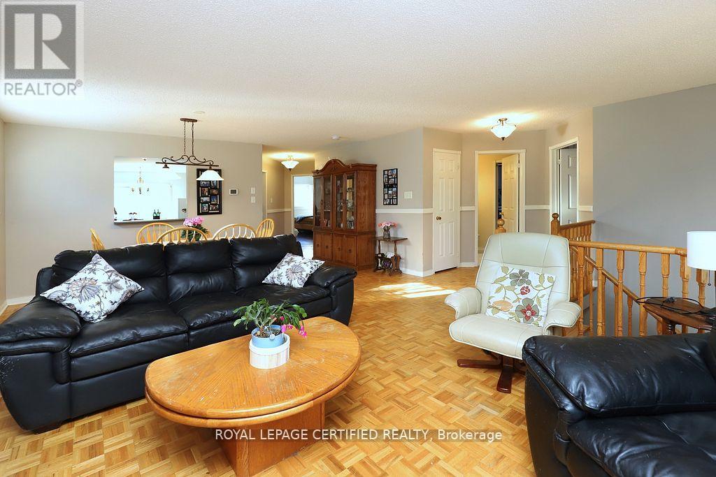 95 Vintage Gate, Brampton, Ontario  L6X 5B9 - Photo 7 - W12437438