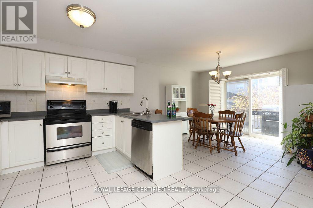 95 Vintage Gate, Brampton, Ontario  L6X 5B9 - Photo 9 - W12437438