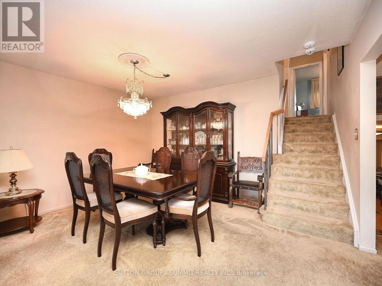 3232 Mccarthy Court, Mississauga, Ontario  L4Y 3Z6 - Photo 11 - W12437440