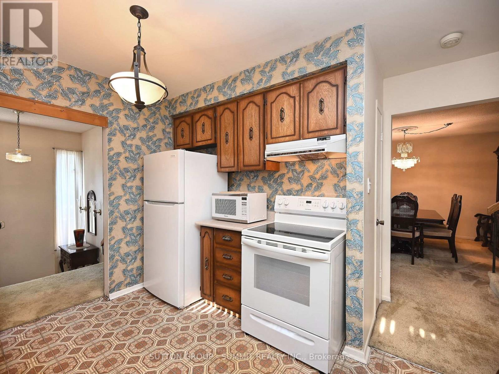 3232 Mccarthy Court, Mississauga, Ontario  L4Y 3Z6 - Photo 15 - W12437440
