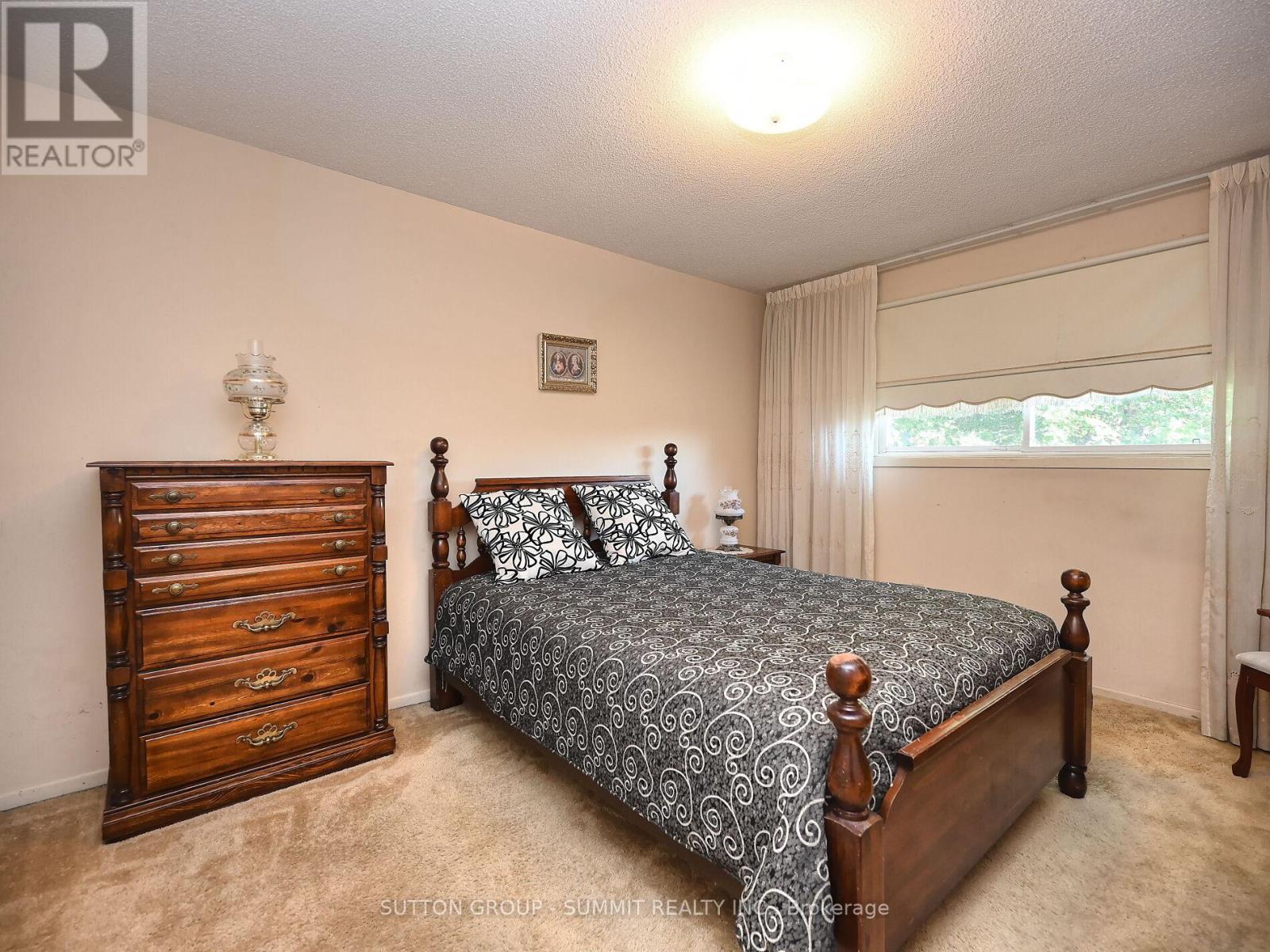 3232 Mccarthy Court, Mississauga, Ontario  L4Y 3Z6 - Photo 18 - W12437440
