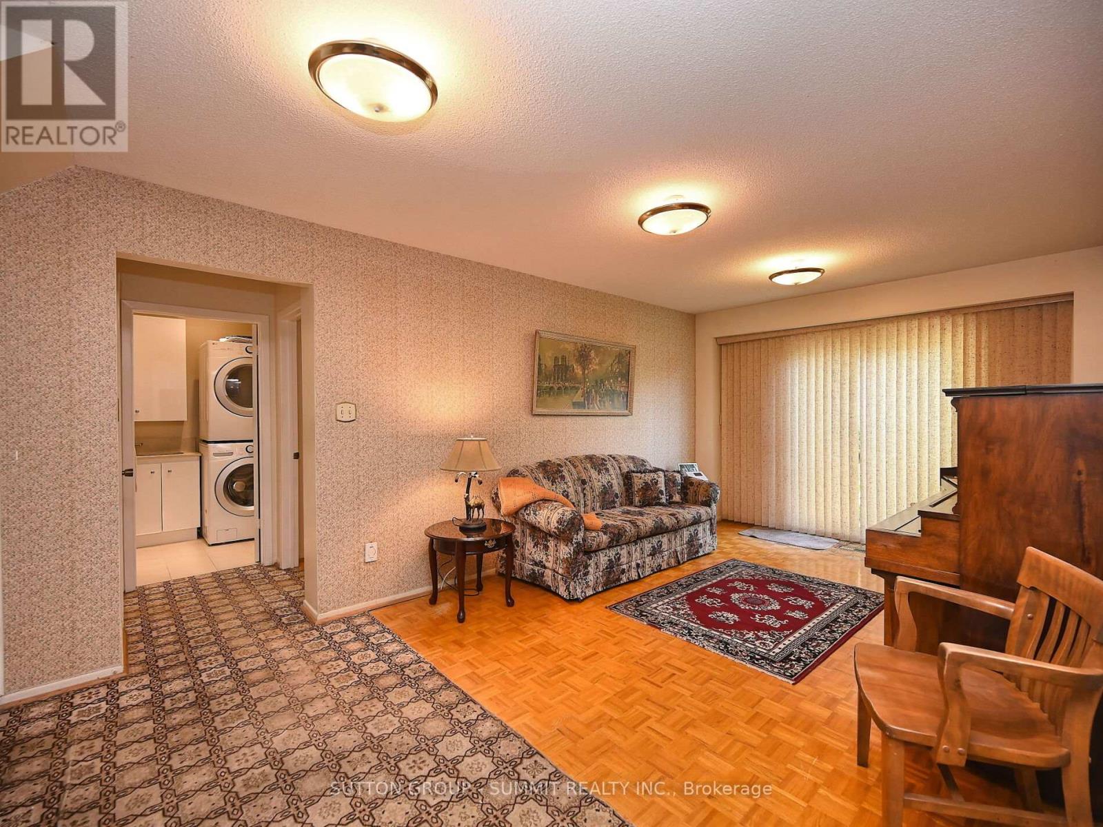 3232 Mccarthy Court, Mississauga, Ontario  L4Y 3Z6 - Photo 26 - W12437440
