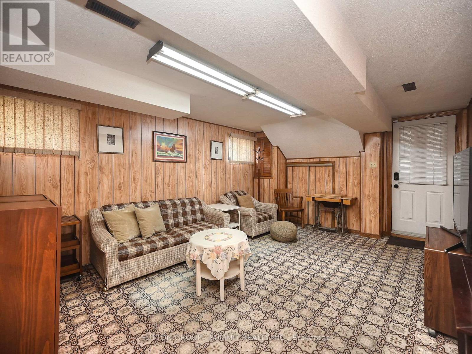 3232 Mccarthy Court, Mississauga, Ontario  L4Y 3Z6 - Photo 35 - W12437440