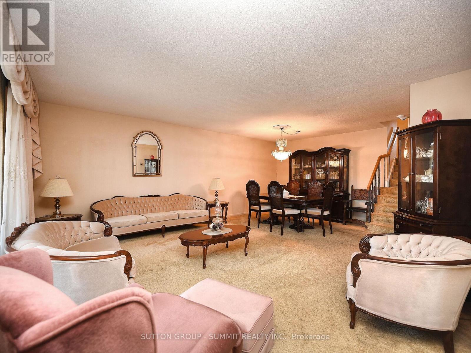 3232 Mccarthy Court, Mississauga, Ontario  L4Y 3Z6 - Photo 8 - W12437440