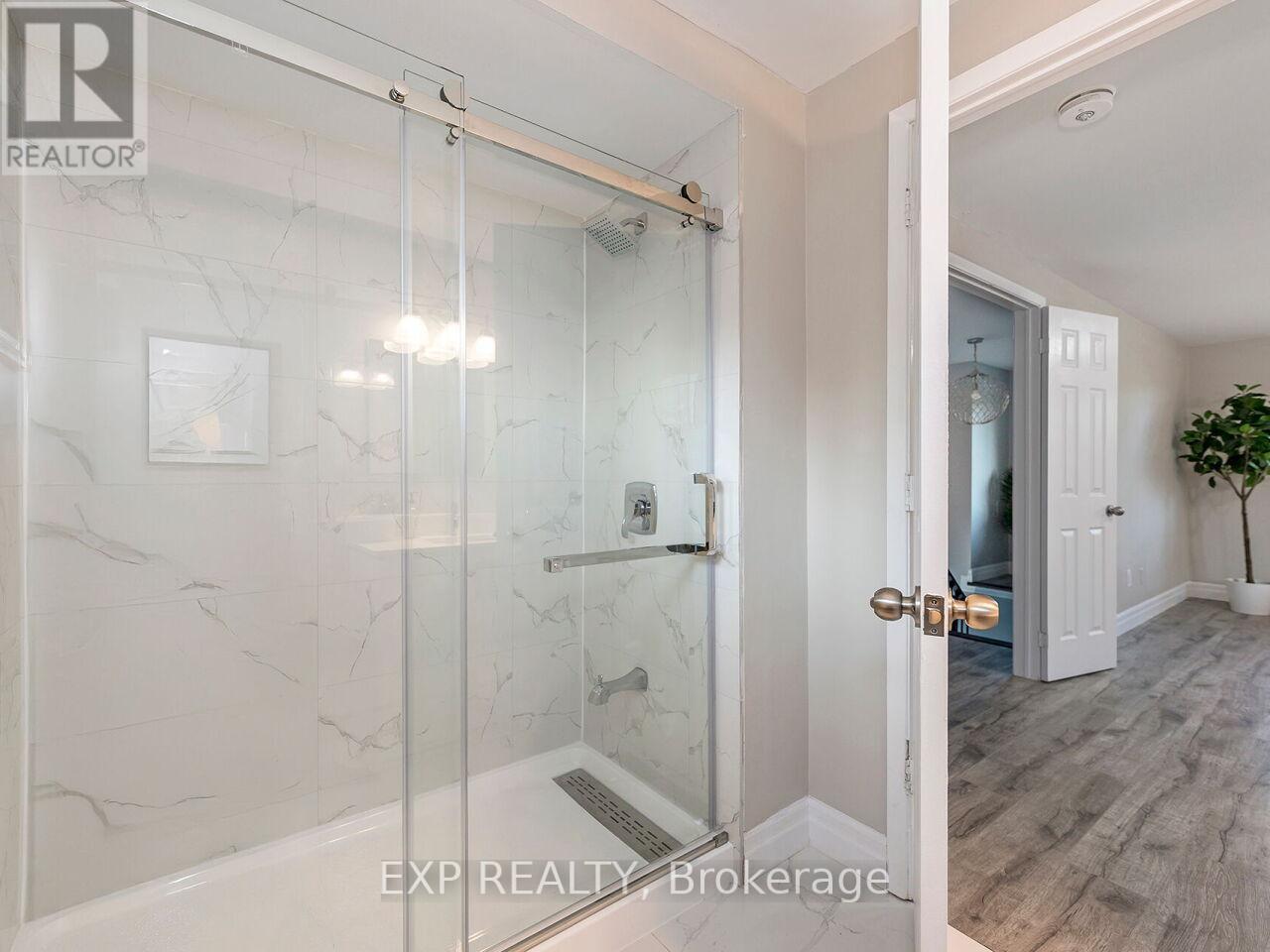 3101 Tours Road, Mississauga, Ontario  L5N 3H9 - Photo 18 - W12437453