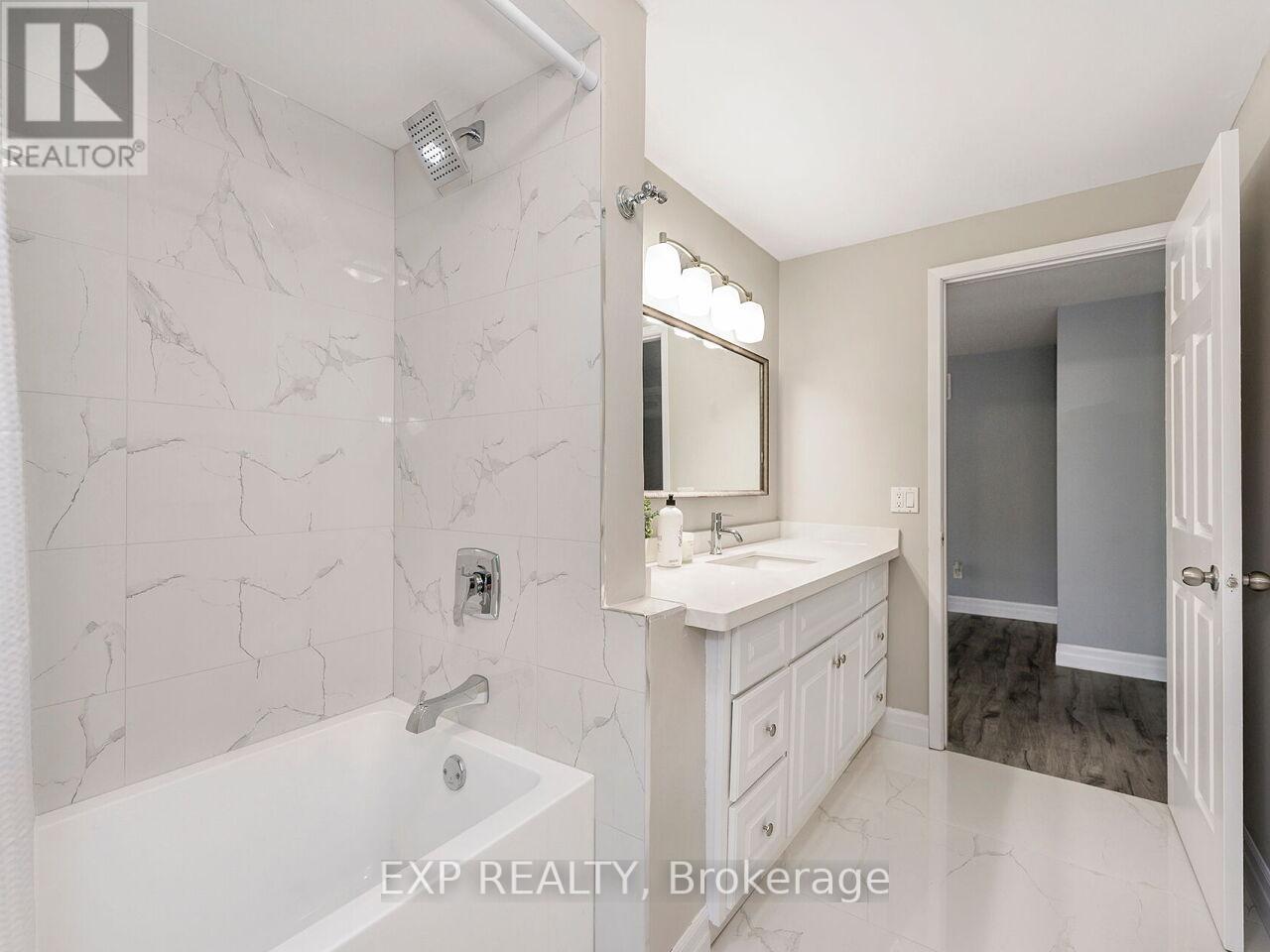 3101 Tours Road, Mississauga, Ontario  L5N 3H9 - Photo 23 - W12437453