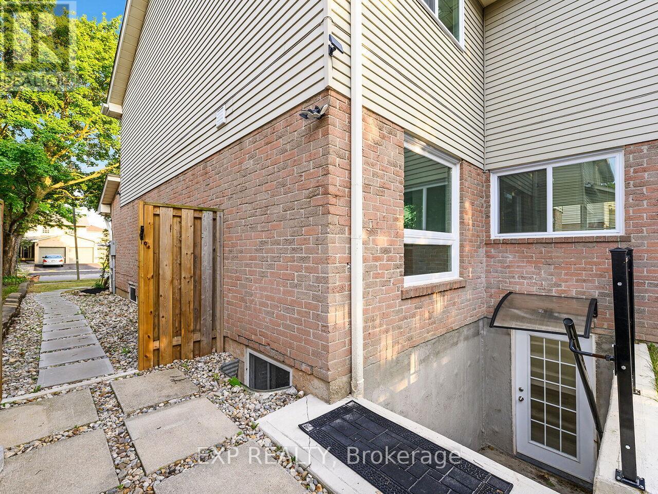 3101 Tours Road, Mississauga, Ontario  L5N 3H9 - Photo 24 - W12437453