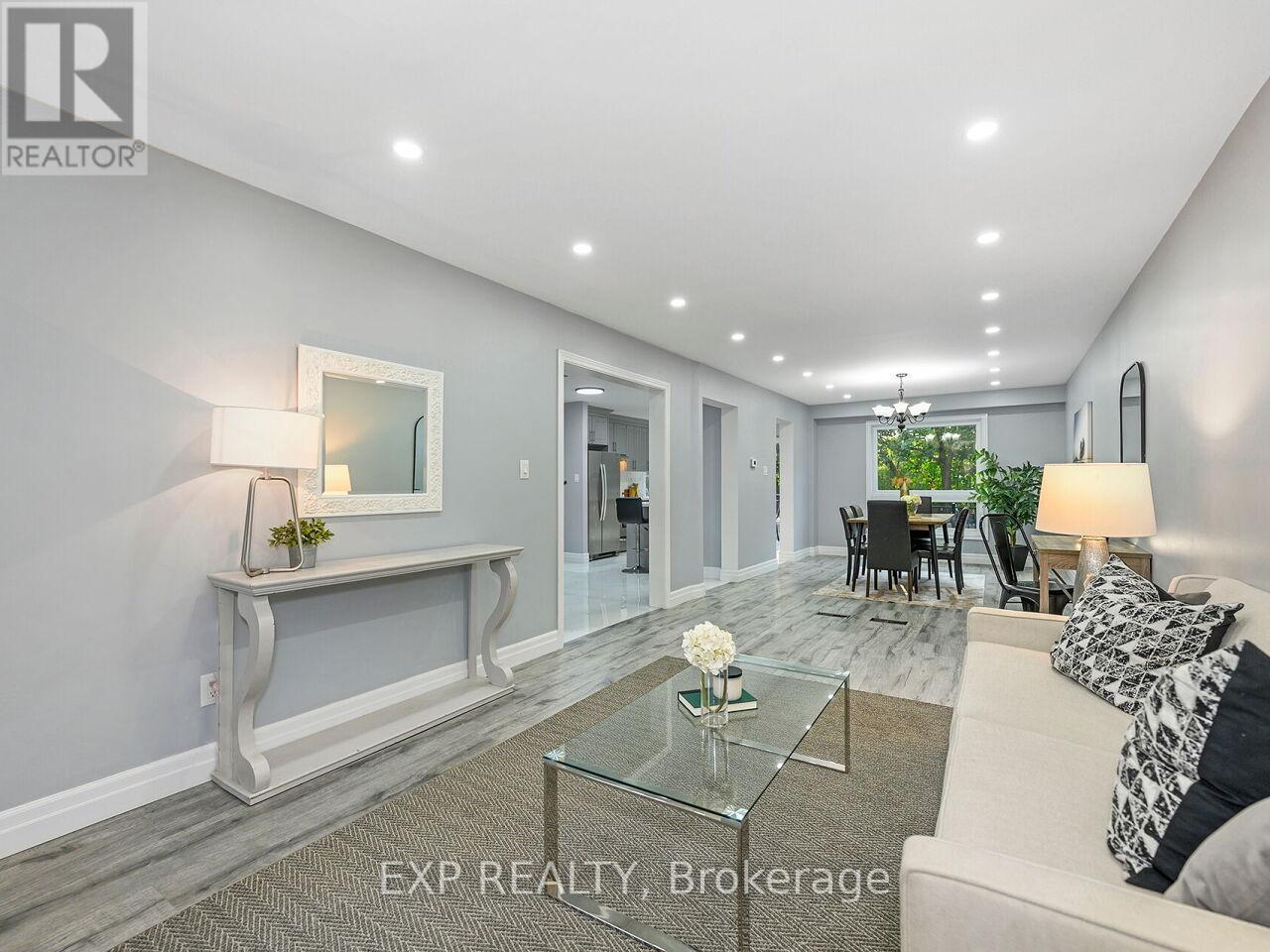 3101 Tours Road, Mississauga, Ontario  L5N 3H9 - Photo 7 - W12437453