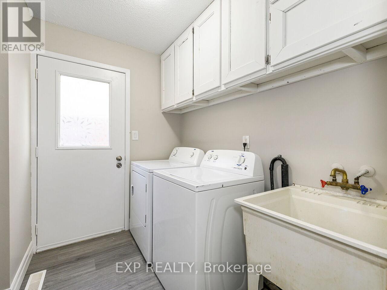 3101 Tours Road, Mississauga, Ontario  L5N 3H9 - Photo 9 - W12437453