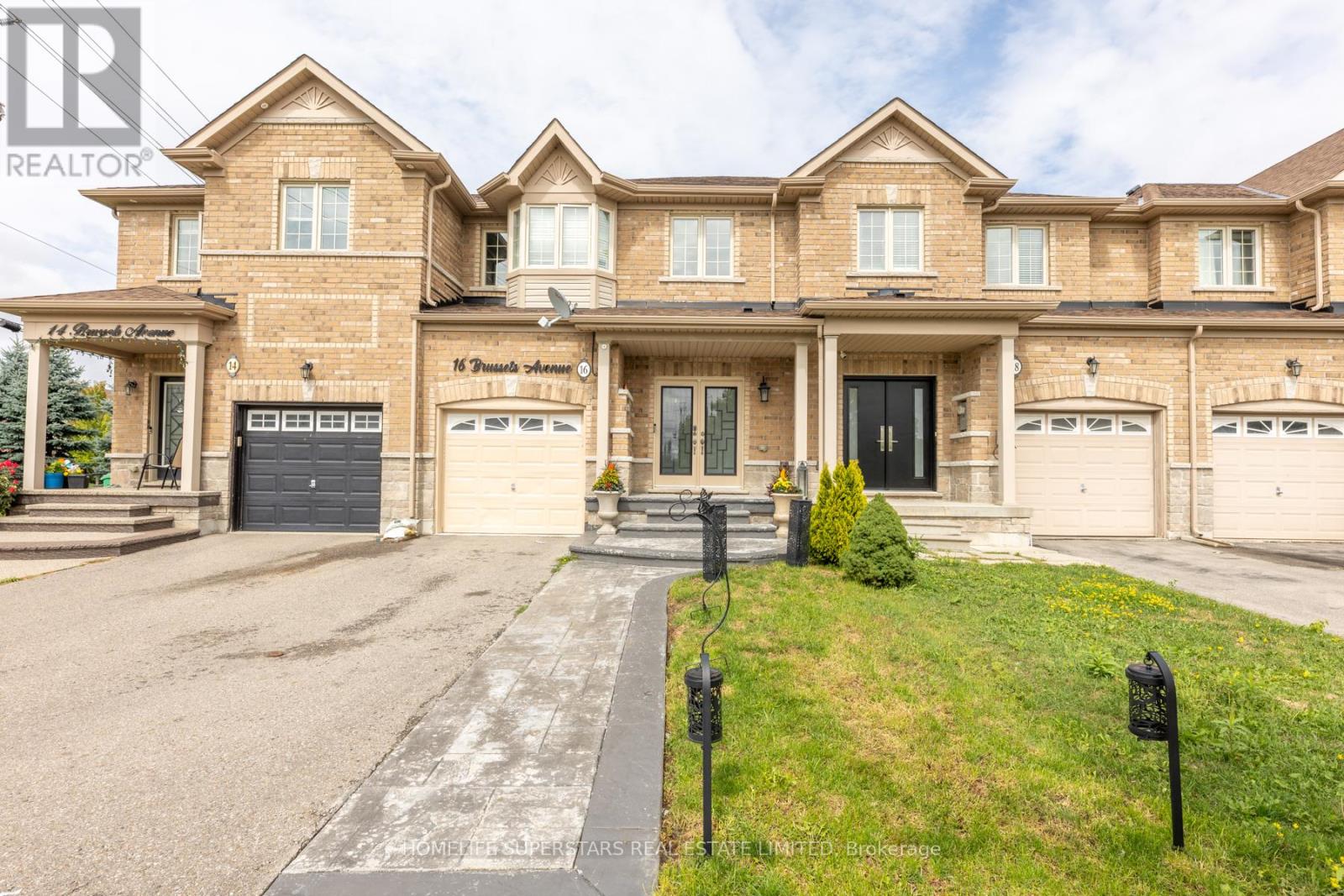 16 BRUSSELS AVENUE, Brampton, Ontario