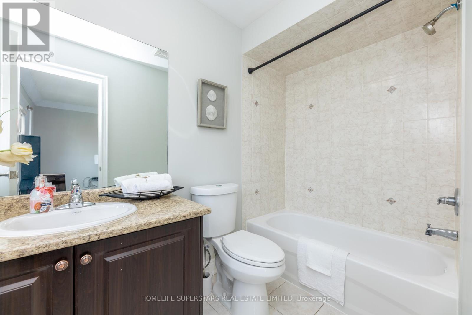 16 Brussels Avenue, Brampton, Ontario  L6Z 0A5 - Photo 20 - W12437460