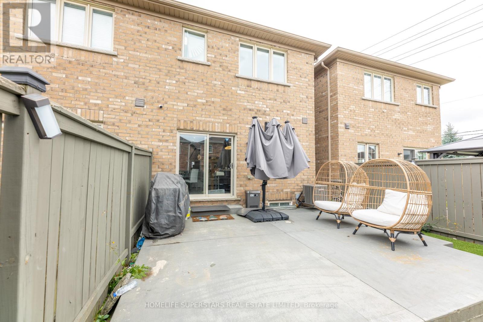 16 Brussels Avenue, Brampton, Ontario  L6Z 0A5 - Photo 33 - W12437460
