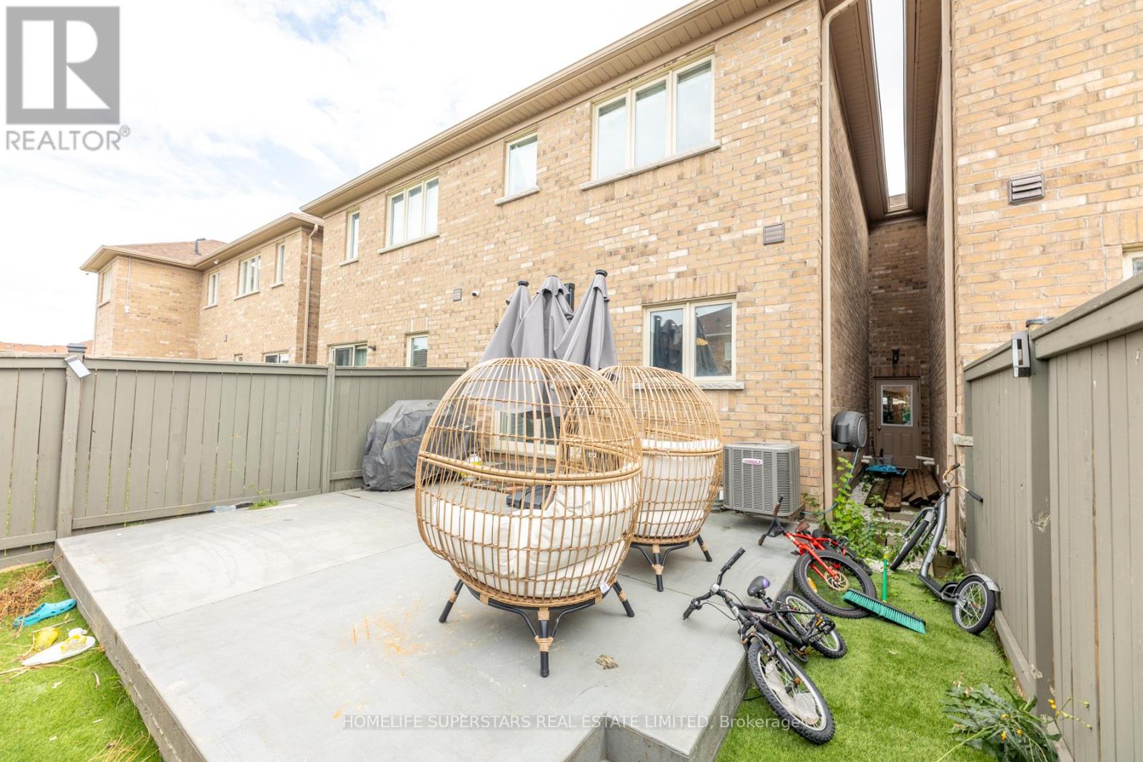 16 Brussels Avenue, Brampton, Ontario  L6Z 0A5 - Photo 34 - W12437460