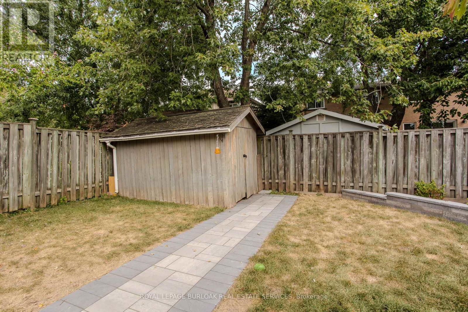613 Fothergill Boulevard, Burlington, Ontario  L7L 6E3 - Photo 12 - W12437467