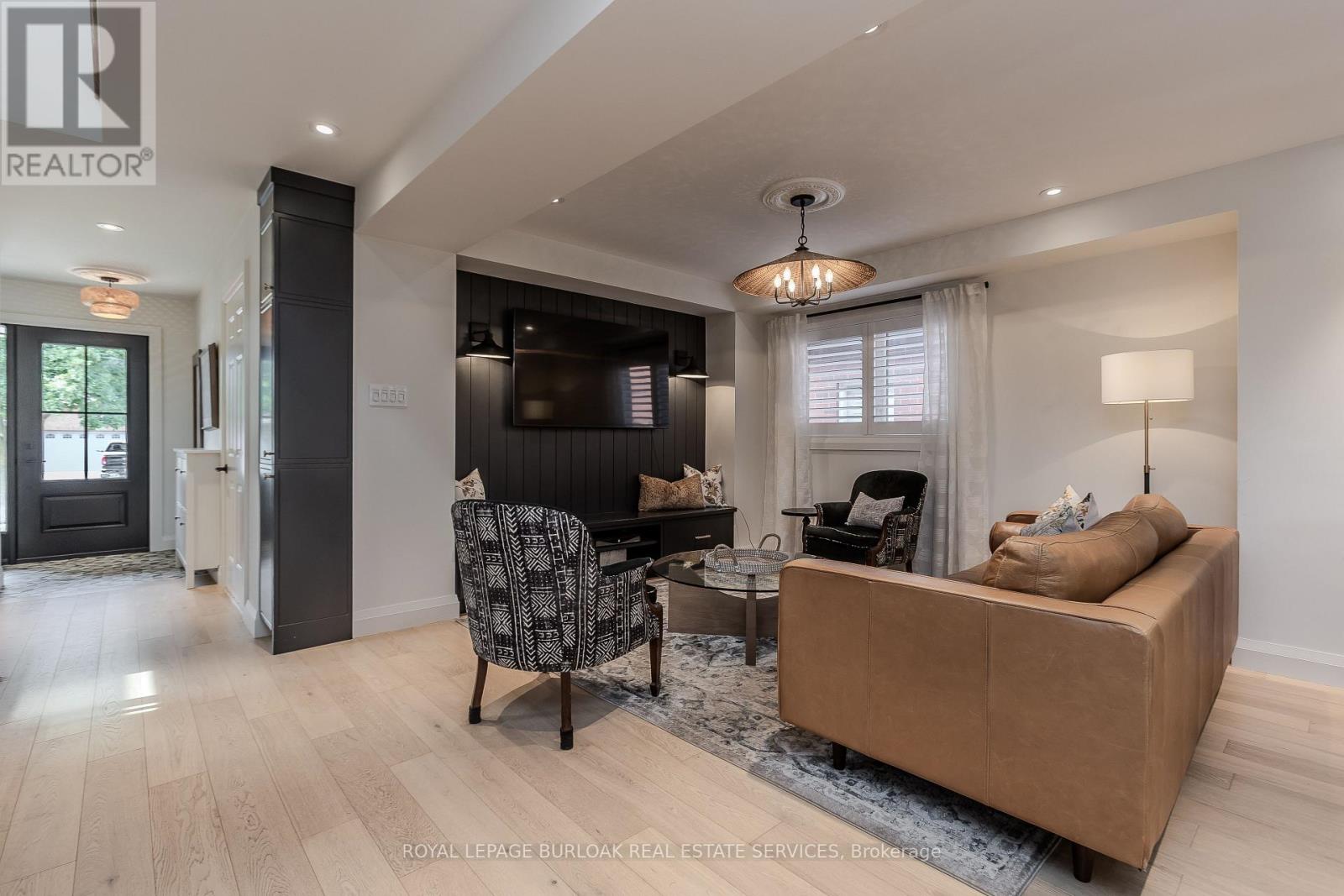 613 Fothergill Boulevard, Burlington, Ontario  L7L 6E3 - Photo 16 - W12437467