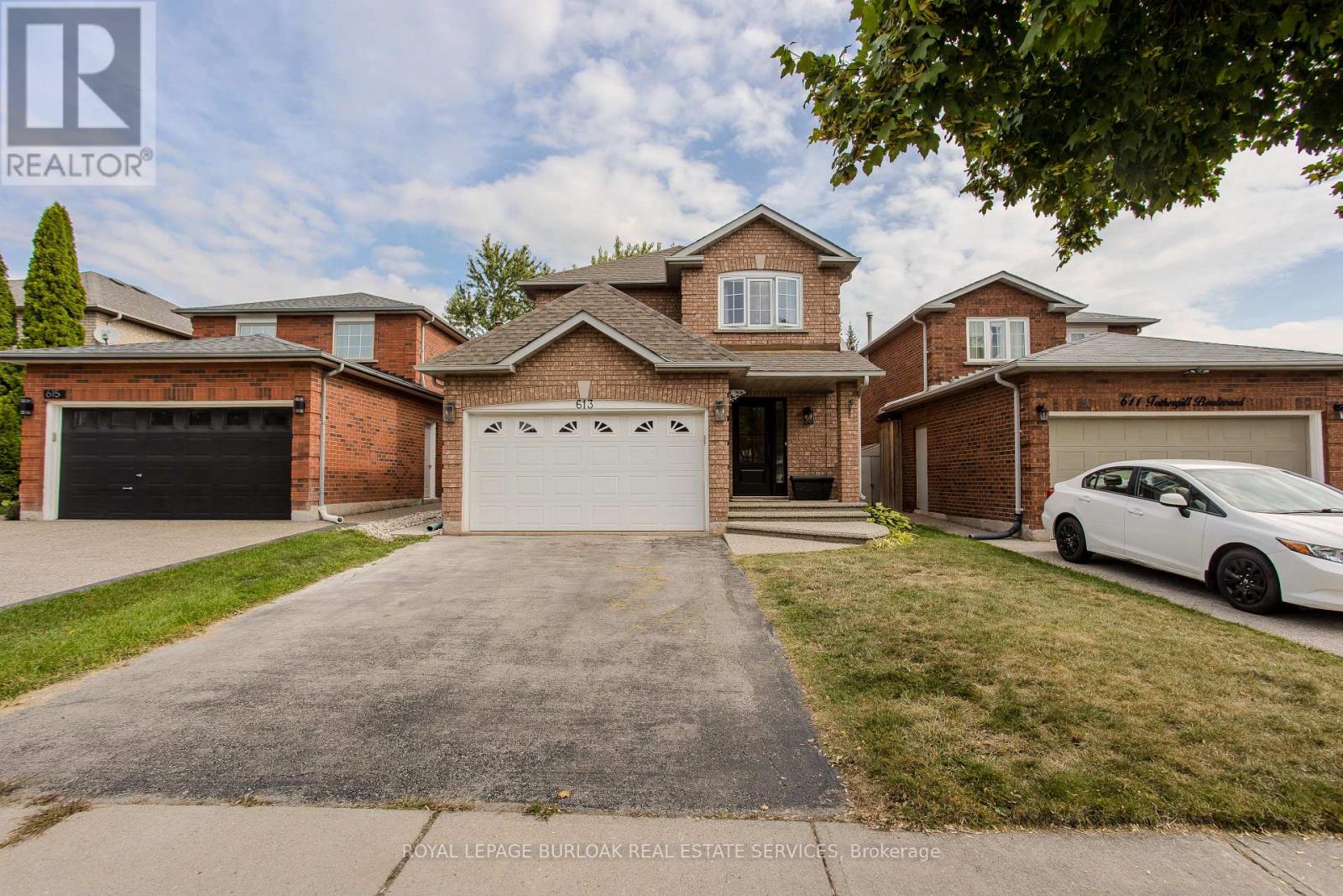 613 Fothergill Boulevard, Burlington, Ontario  L7L 6E3 - Photo 2 - W12437467
