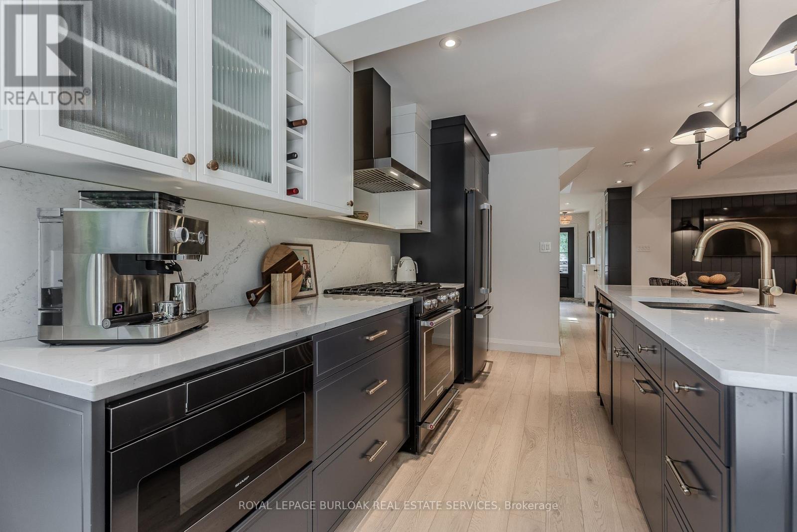 613 Fothergill Boulevard, Burlington, Ontario  L7L 6E3 - Photo 25 - W12437467