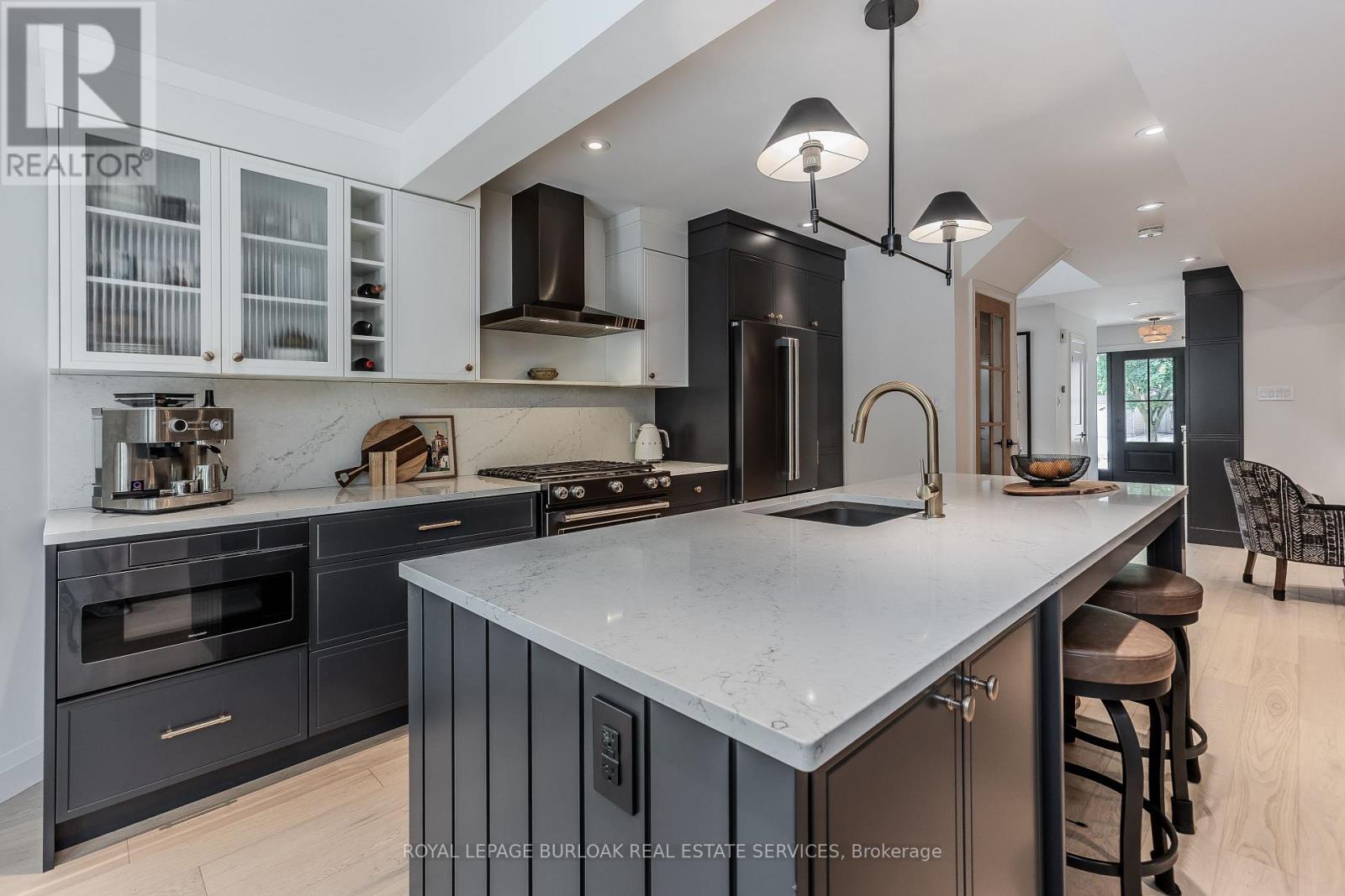 613 Fothergill Boulevard, Burlington, Ontario  L7L 6E3 - Photo 27 - W12437467