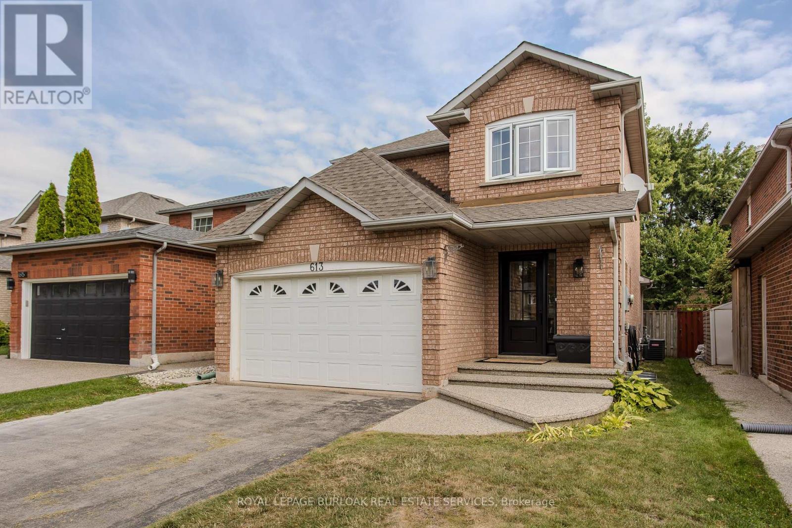 613 Fothergill Boulevard, Burlington, Ontario  L7L 6E3 - Photo 3 - W12437467